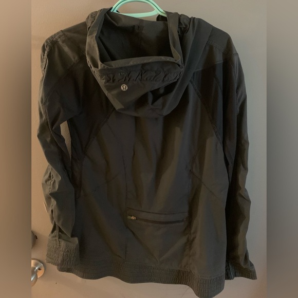 Lululemon 1/2 zip pullover with hood with opening for ponytail - Picture 7 of 7